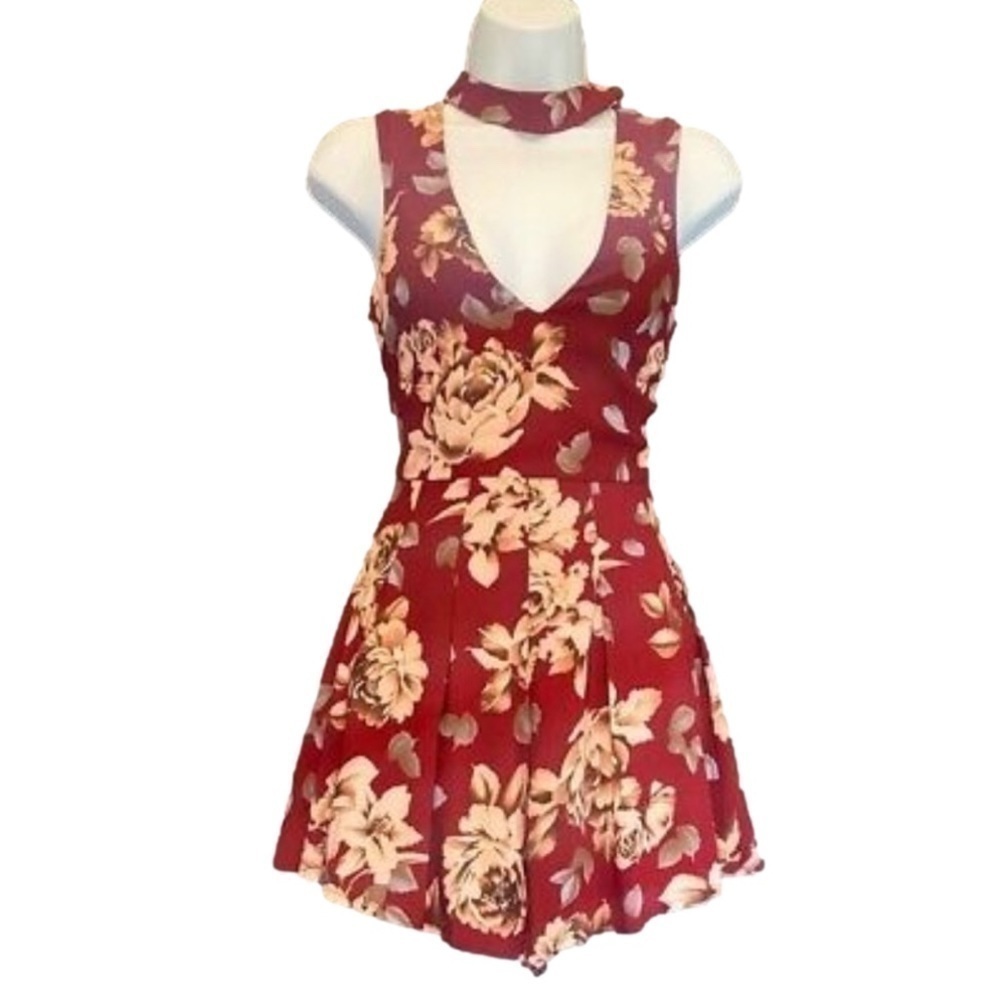 RUMOR Boutique Red Burgundy Floral Romper size small